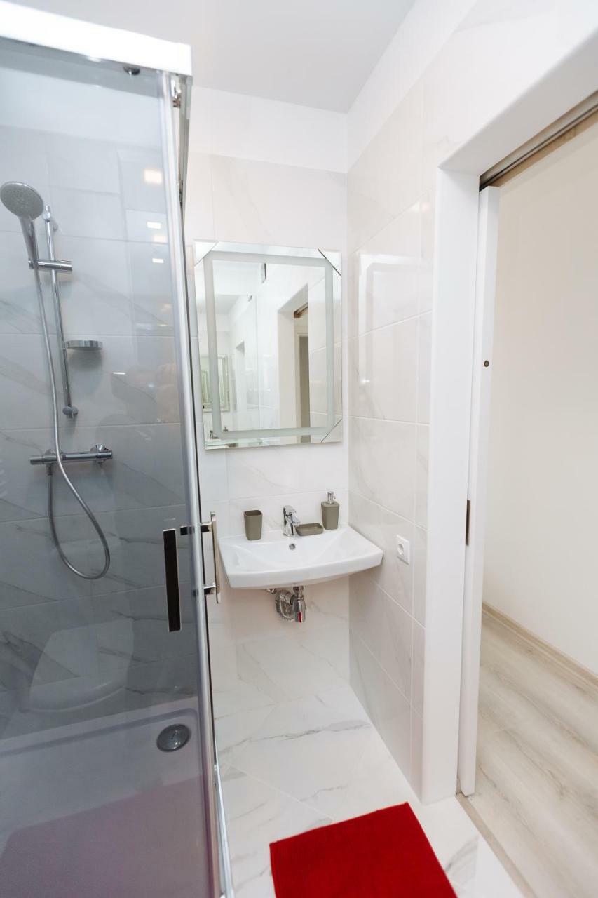 Luxury Terrace View Apartment! Lviv Exterior photo