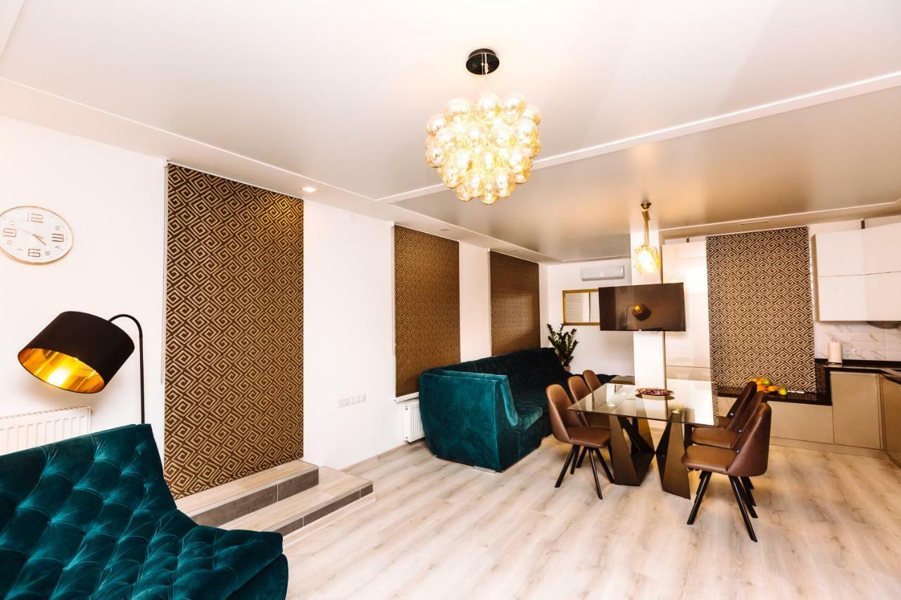 Luxury Terrace View Apartment! Lviv Exterior photo